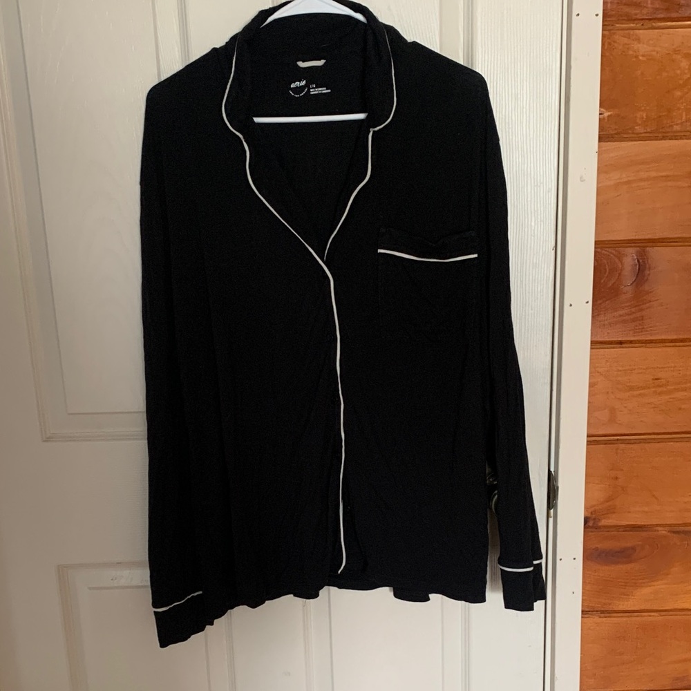 Aerie Black Top with White Accents